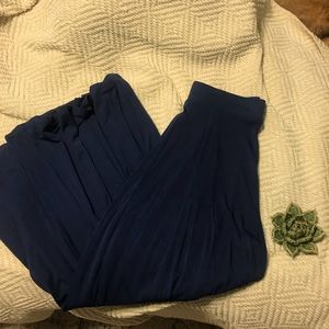 Flowy navy skirt